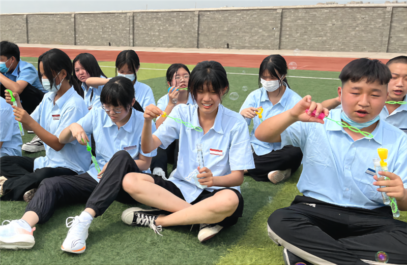 2022级新生暑期夏令营系列活动——袋鼠跳